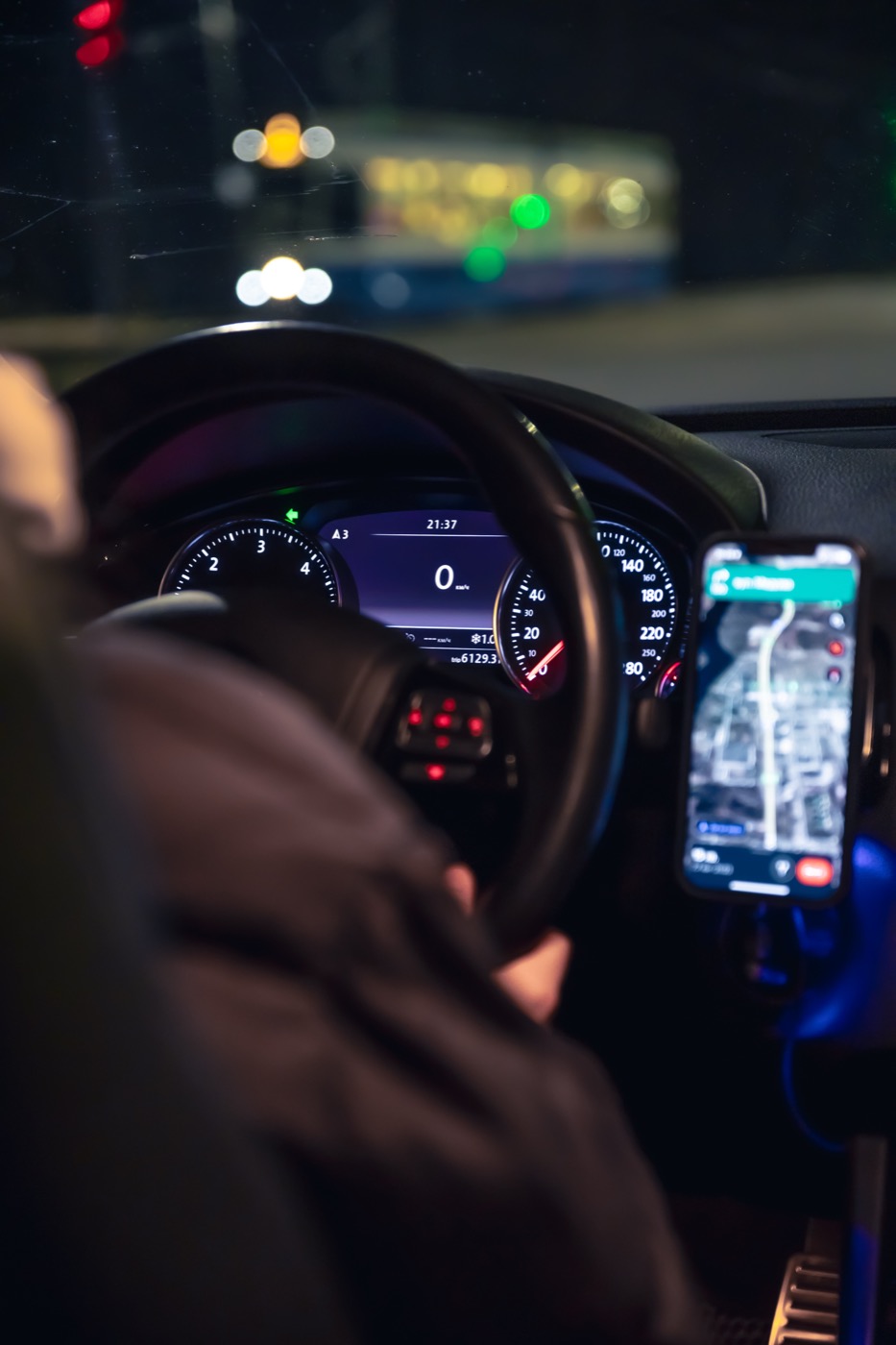 Student driver in Abuja using Nylo navigation